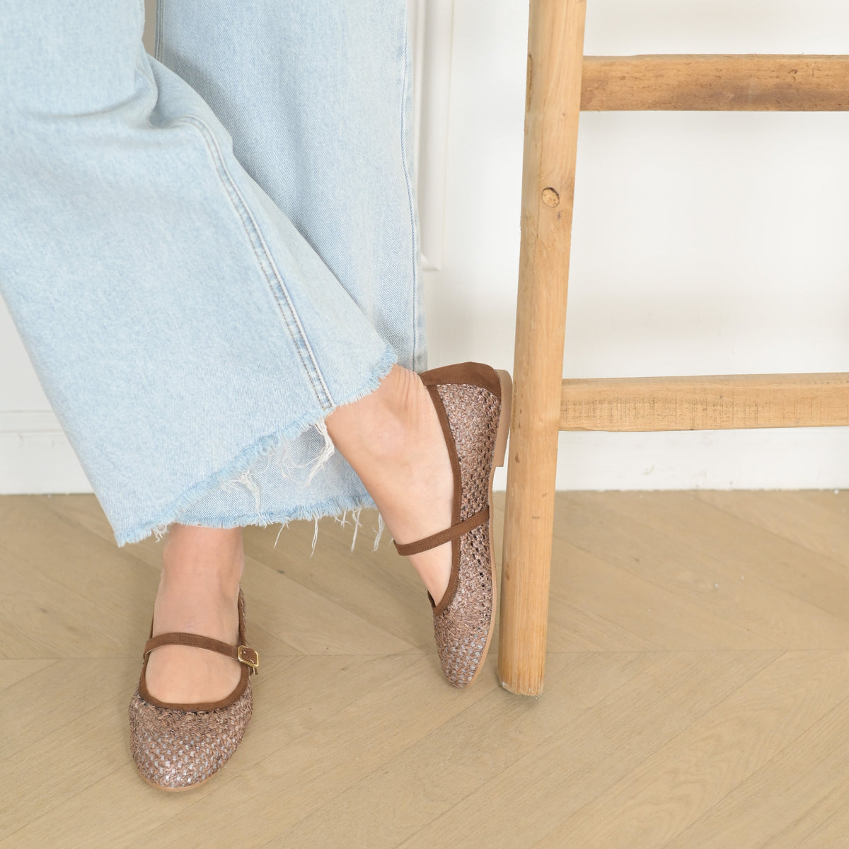 Ballerina Mirty in Rafia Tortora